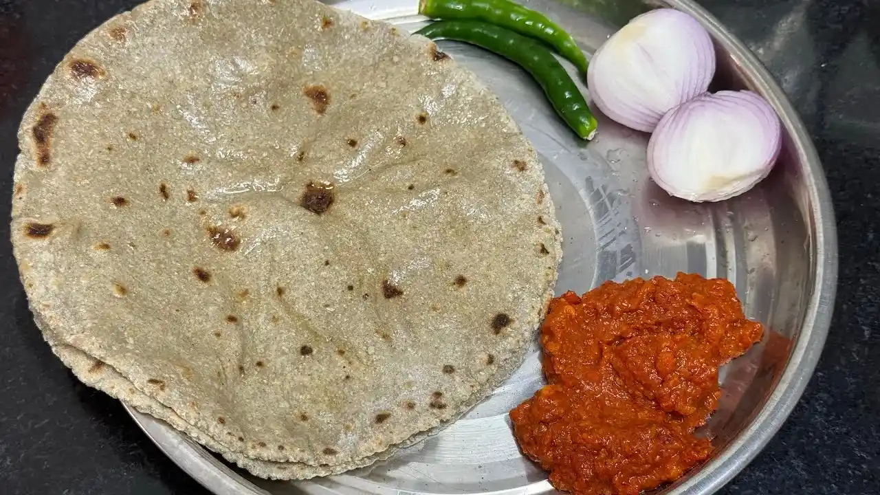 bajra-roti-lehsun-chutney-rajasthan-food